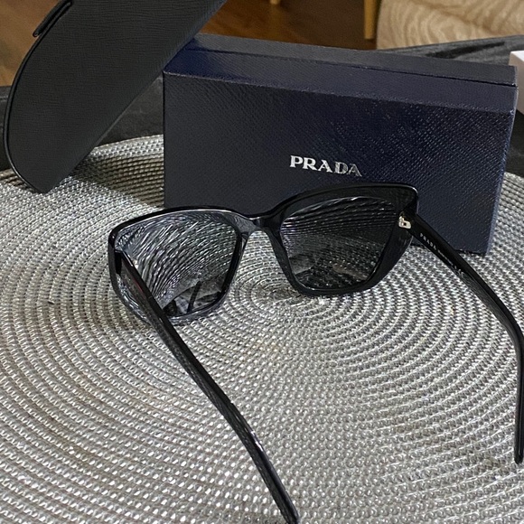 Brand New Women’s Prada Sunglasses PR 08VS 1AB 5S0 - Picture 10 of 11